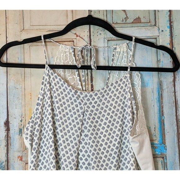 Maurices Women Size 1 White Blue Sleeveless Halter Strap Tie Round Neck Tank Top - Picture 2 of 9